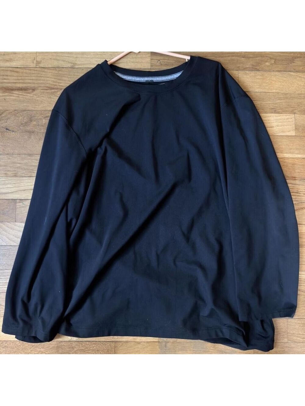 26ptp - Women - Lululemon black long sleeve Athletic top
